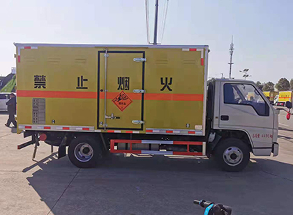 祁门爆破器材运输车技术升级与安全合规新趋势