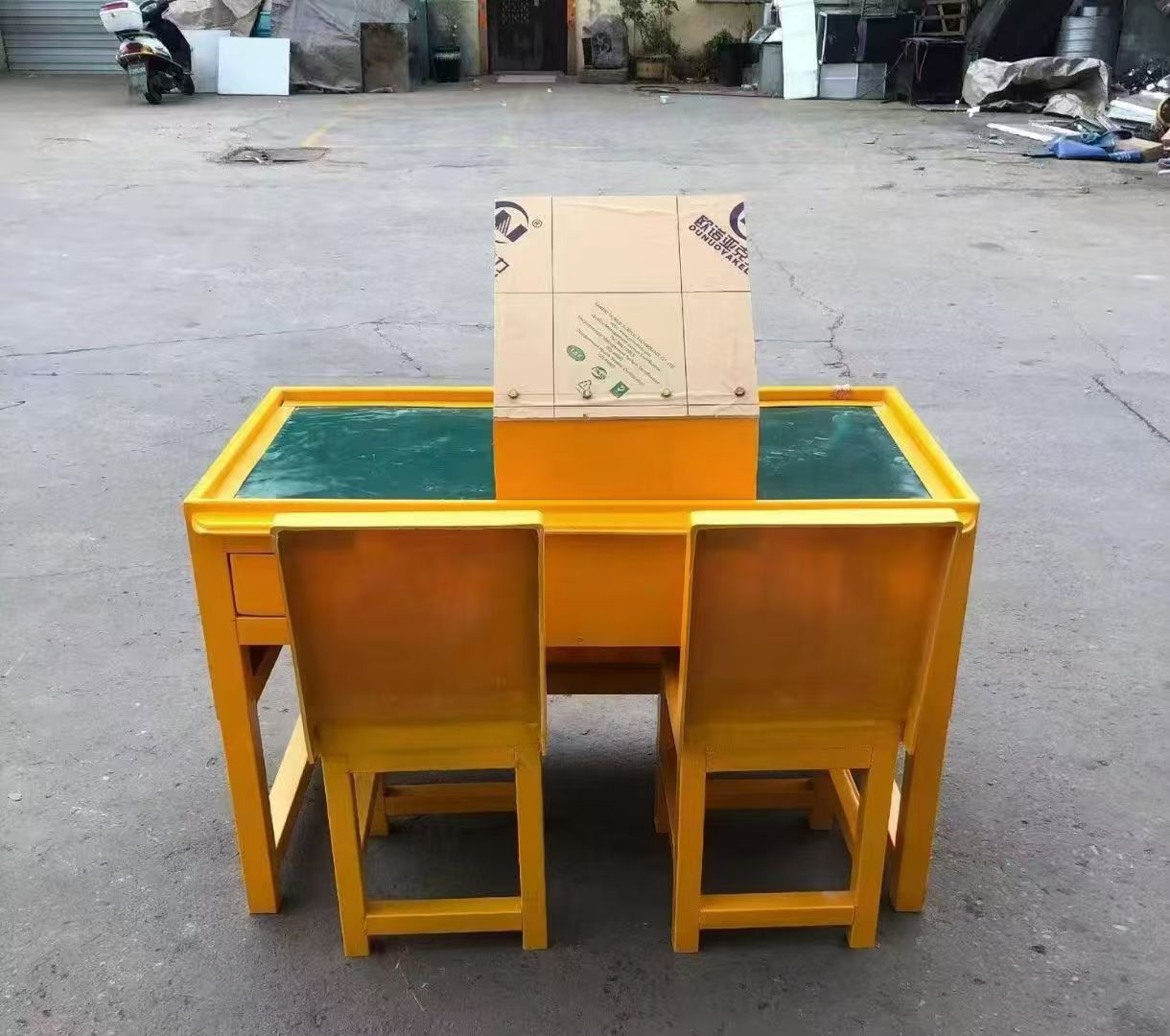 祁门防静电导通桌井下煤矿火工品发放桌：危险品流转的安全守护者